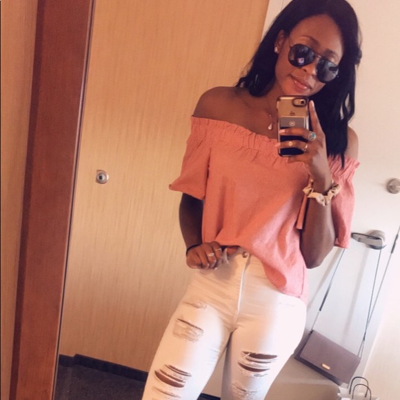 🌸2/25- LuLu’s Off the Shoulder Top Red - Picture 2 of 4